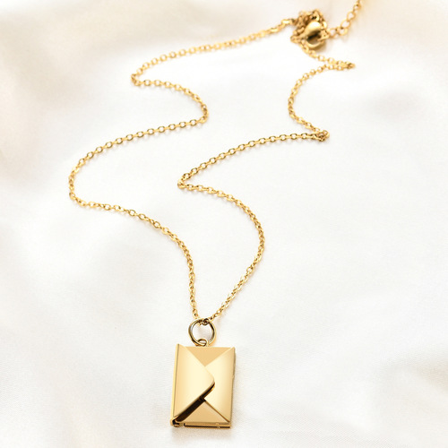 Amazon Wish Hot Selling Stainless Steel Envelopes Engravable Clavicle Chain Women's Versatile Couple Titanium Steel Necklace Wholesale Women