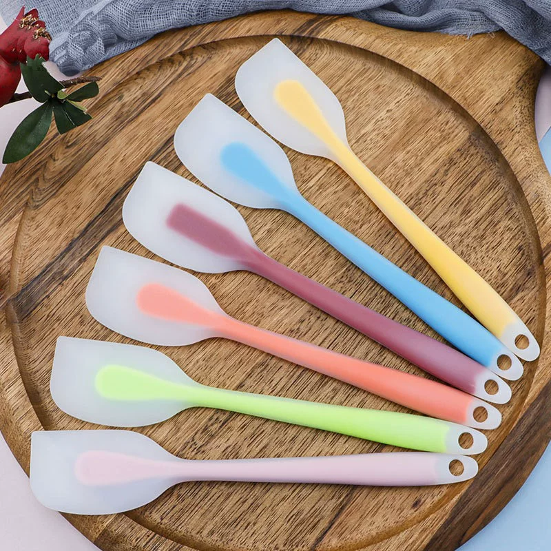 Transparent silicone cream scraper
