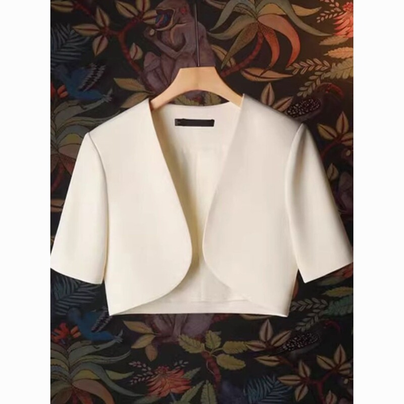 Short Jacket Suit for Women, Summer Short-Sleeve 2026 New Style, Petite Korean Style, Elegant and Fashionable Small Cardigan, Versatile