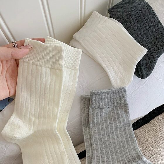 Autumn and Winter New Simple Pit Ins Trendy All-match Miumiu Show Solid Color Cotton Socks Vertical Slimming Mid-tube Pile