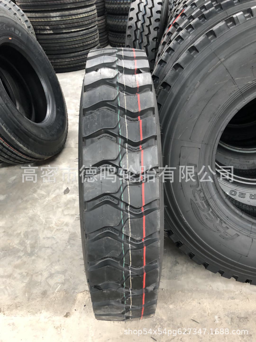 Los fabricantes suministran neumáticos radiales de acero para camiones 8.25R20 825r20