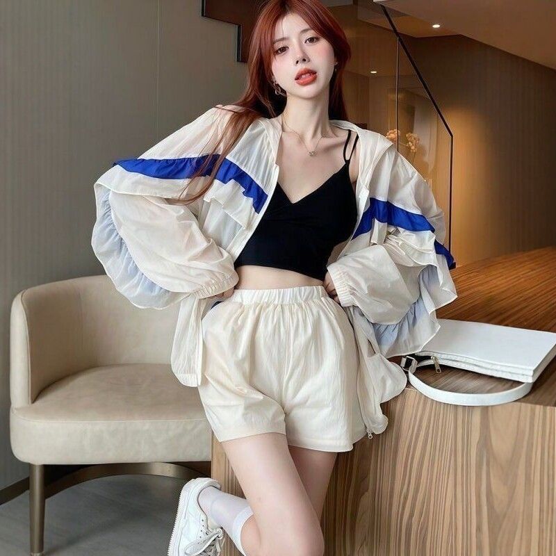 Plus-Size Women's Clothing for Slightly Chubby Figures, New Summer Korean-Style Fashion Hooded Shirt and Shorts, Casual Style, Two-Piece Set for Outerwear