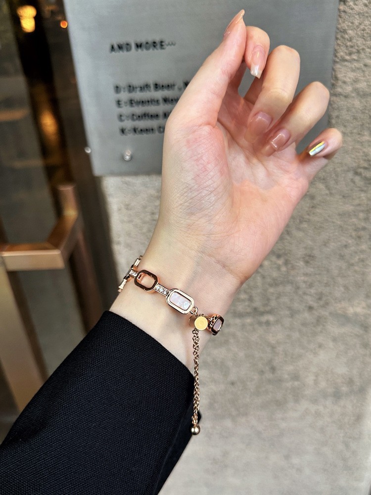 19g Weight Watch Strap Classification Alloy, Metal Material Multicolor, Apple Pattern Casual, Elegant, Vacation Style Casual Elegant Vacation Multicolor Apple Watch Strap 3