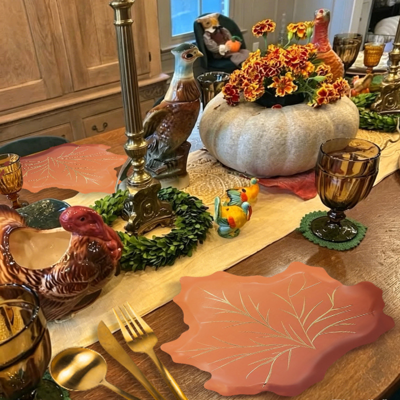 New Autumn Maple Leaf-Shaped Disposable Paper Plates with Gold-Stamped Leaf Vein Design, Thanksgiving Harvest Festival Party Tableware