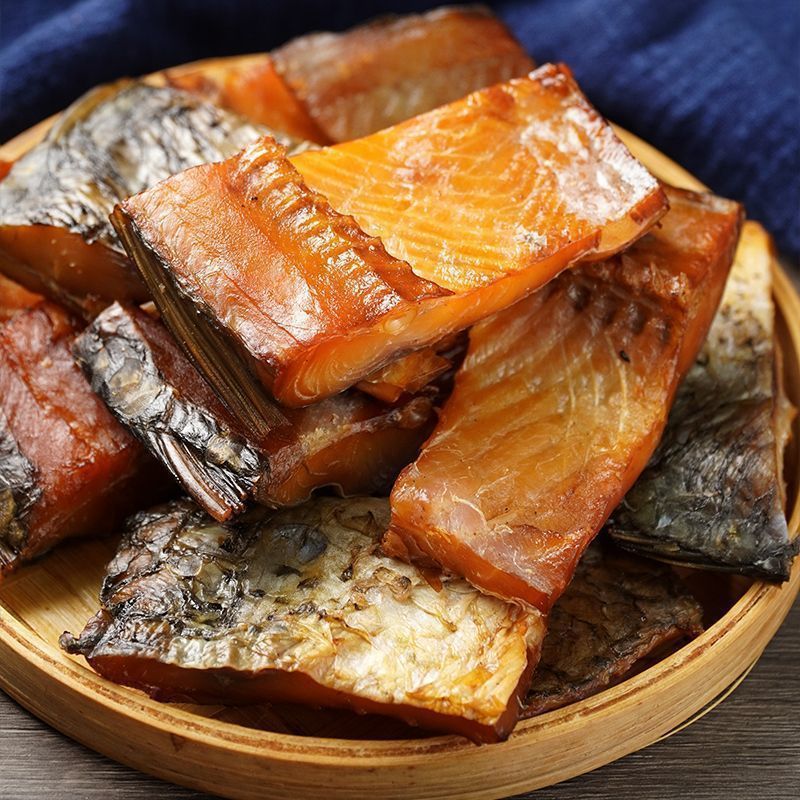 腊鱼块农家自制淡水鱼腊鱼块柴火烟熏去头去尾草鱼块湖南特产干货