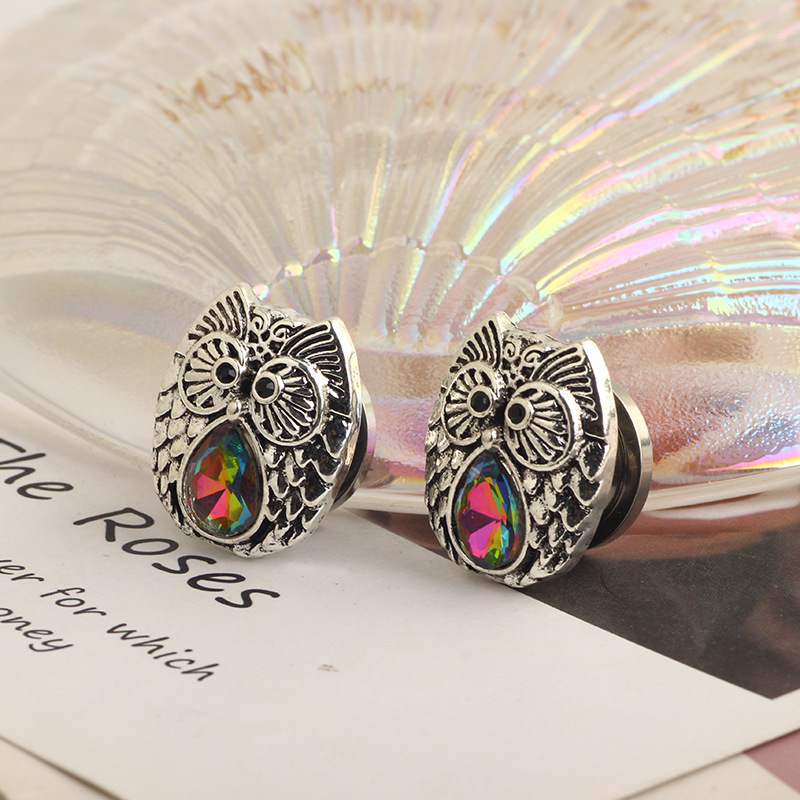Labret piercing jewelry detail image