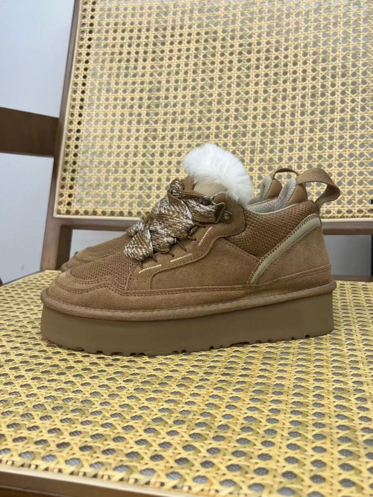 Sangpo nuevo tipo de cordón de suela gruesa, zapatos de algodón de invierno caliente y grueso de cuero real Meier