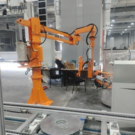 关节型机器人;气缸