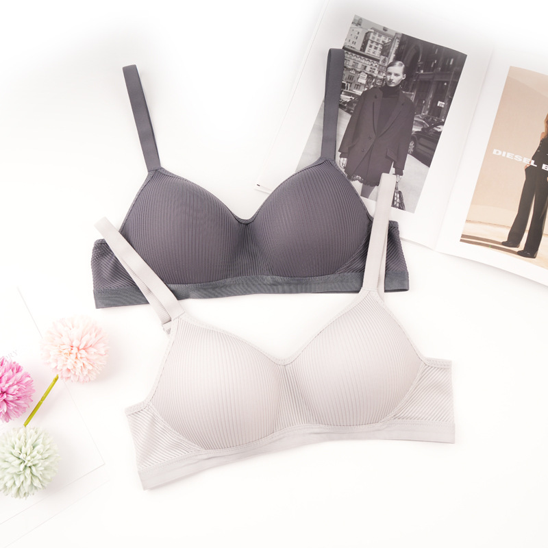 Fábrica de Shantou en stock sin anillo de acero para mujeres sujetadores ligeros delgados transpirables cómodos sin marcas de ropa interior sujetadores