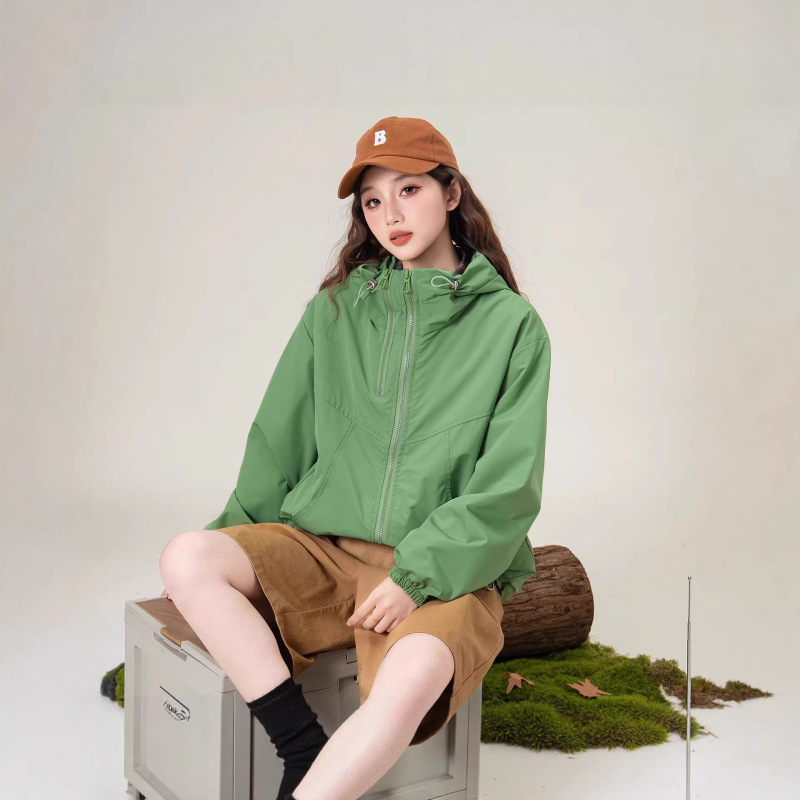 Women's Short Jacket for Spring and Autumn, Sporty Style for Petite Figures, 2026 New Trendy Popular Jacket for Women