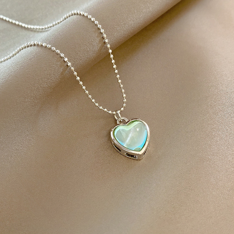 Sweet and cool girl lake green love neck...