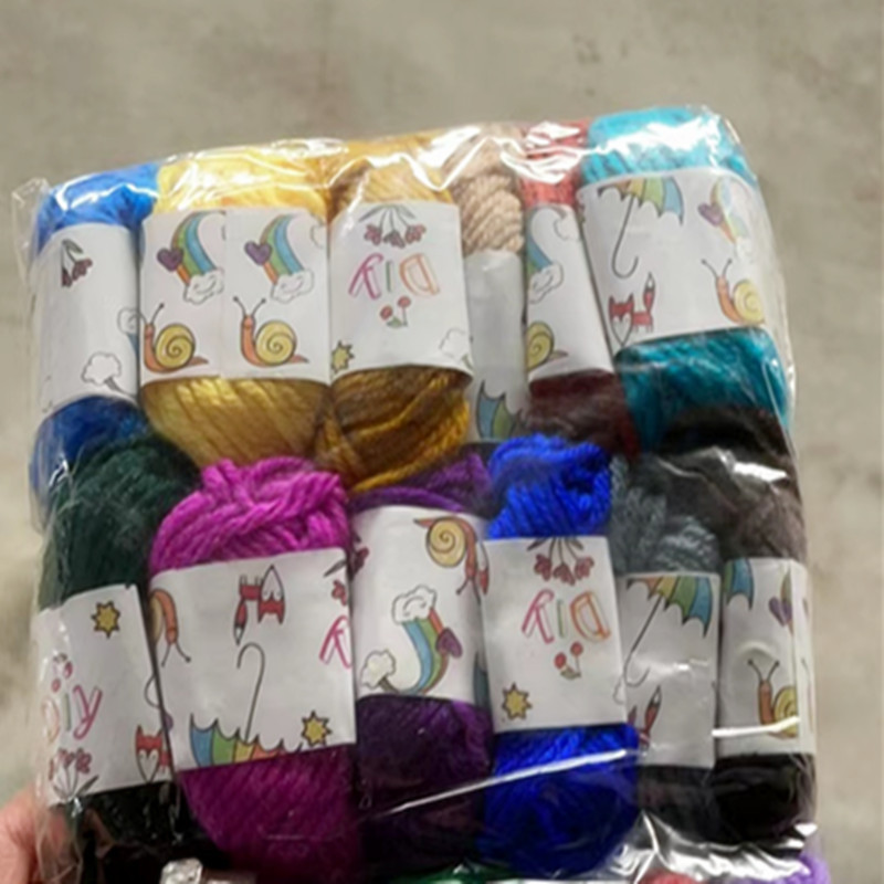 库存现货腈纶线三彩丝12色24色手工diy玩偶发夹工艺品粗合股毛线