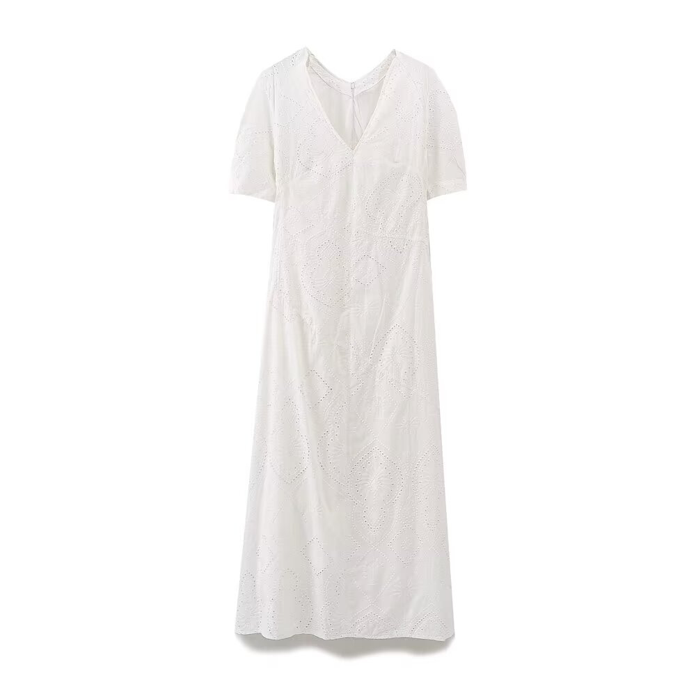 欧美范跨境夏季新款女装白色时尚镂空刺绣V领短袖长裙迷笛连衣裙