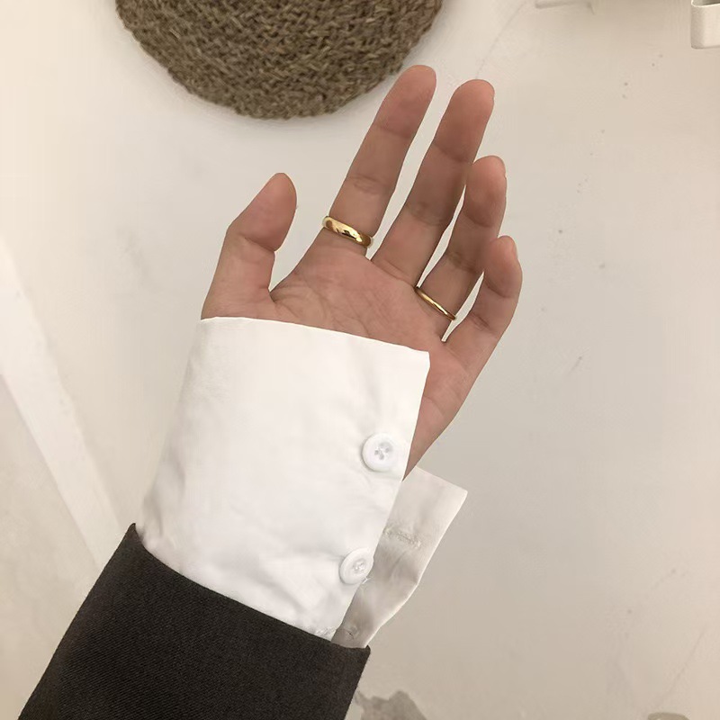 Anelli delicati impilabili bicolore, set di stratificazione in metallo misto di tendenza, fasce sottili minimaliste in oro e argento, simboli di stelle iniziali incisi, impilabili da 3 a 5 pezzi, moda_voghion.com