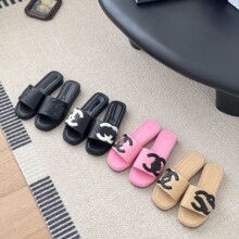 ߶Ʒ|СLƽ朗lһ⴩Ů2025ļ¿ϕr