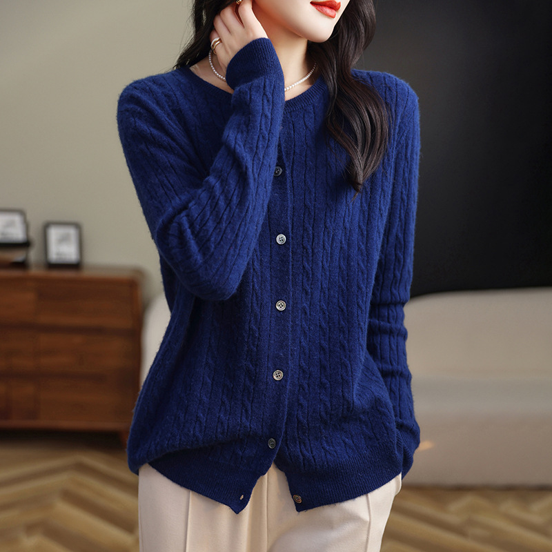 春と秋の新商品の丸首のニットの女性のニットのカーディガンのコートのセーターの上着の女性のファッションの修身の麻花の長袖|undefined