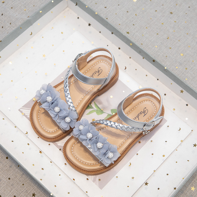 Sandalias de flores para niñas 2025 nuevas sandalias para niños de verano niñas zapatos de princesa de fondo suave zapatos de playa de moda image 4