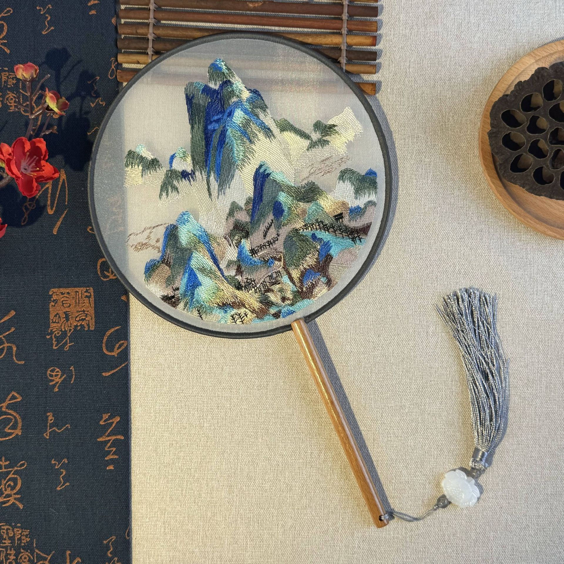 半透明蘇州刺繍扇子、両面刺繍の丸扇子、中国風水墨シリーズ扇子、家の装飾用シルク布手作り