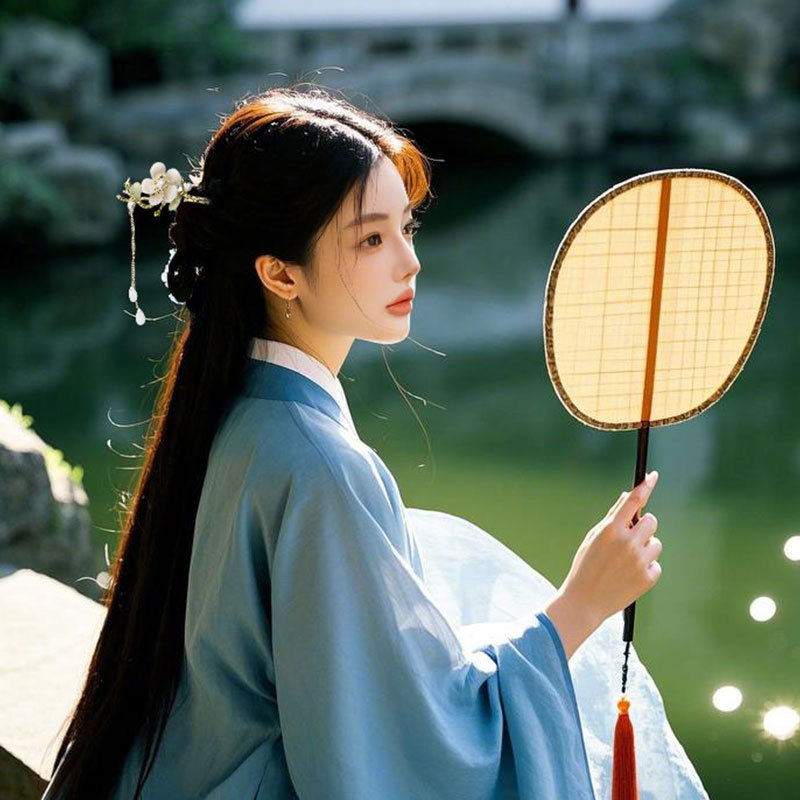 Clipper de pelo de estilo chino estilo antiguo con falda de caballo diseño de cabello sensación de estilo chino Clipper paso mecedor tocado de cabello