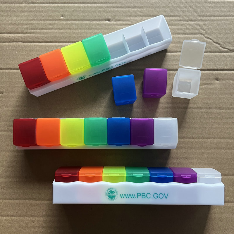 厂家直销彩色7格药盒 彩色七格药盒 单排7格药盒 单排七格药盒