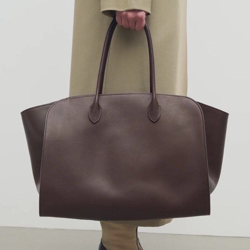 女性のための大容量トートバッグ 2025 夏の新しいトレンディなニッチライト高級高品質通勤脇の下ショルダーバッグ|undefined