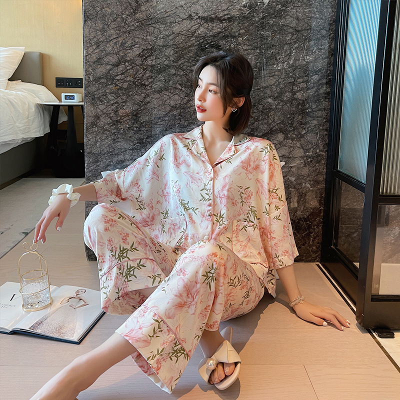 Pijamas de seda de hielo para mujer, novedad de primavera y otoño 2024, imitación de seda, conjunto holgado, lindo y dulce, ropa de estar con solapa a la moda.