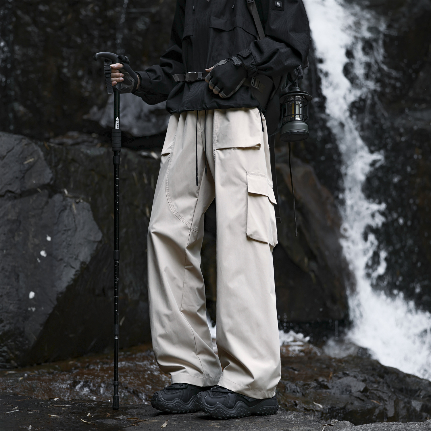 Mountain Style Outdoor Water-Repellent Jacket Pants for Men in Autum Loose Functional Style Workwear Paratrooper Pants Hiking and Mountaineering Casual Pants