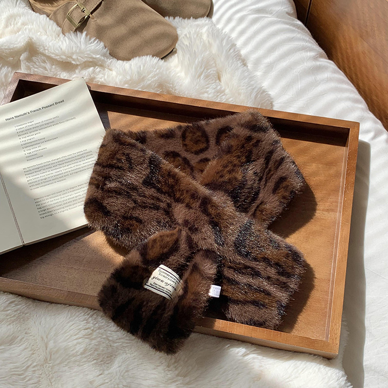 Collar de invierno caliente 2025 nuevo estilo de alta calidad estampado de leopardo engrosado collar de pelusa bufandas al por mayor