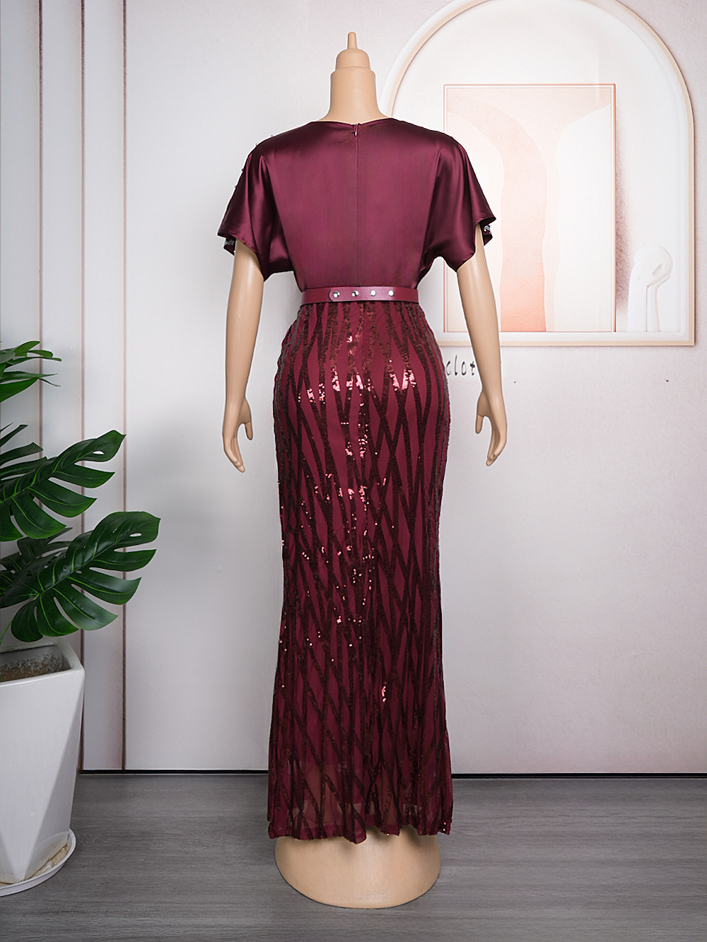 Elegant Women's Evening Dress With Decorative Beads And Diamonds_voghion.com