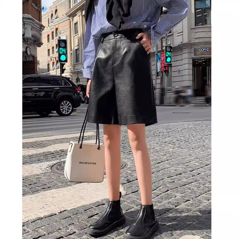 2025 Autumn Pu Leather Black Wide-Leg Five-Point Shorts Women's High Waist Loose Slim Straight-Leg Pants Large Size Casual Shorts