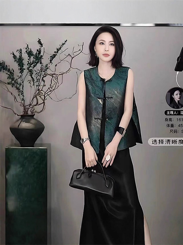 新中式盘扣马甲女2025秋季新款女装宽松百搭轻奢气质宋锦织金上衣|undefined