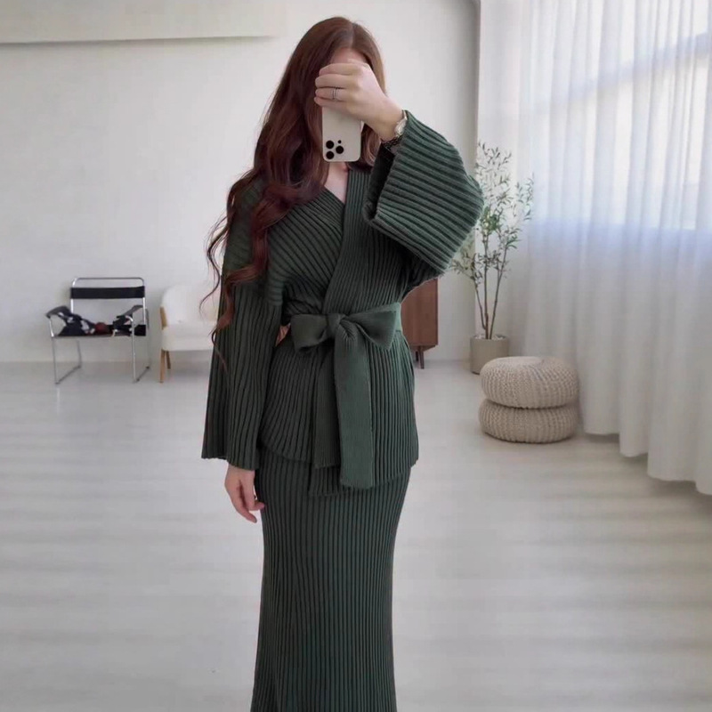 European and American Cross-Border Women's Clothing 2025 Autum New V Neck Bathrobe Style Long-Sleeved Sweater Knitted Casual Loose Hip Skirt European and American Cross-Border Women's Clothing 2025 Autum New V Neck Bathrobe Style Long-Sleeved Sweater Knitted Casual Loose Hip Skirt