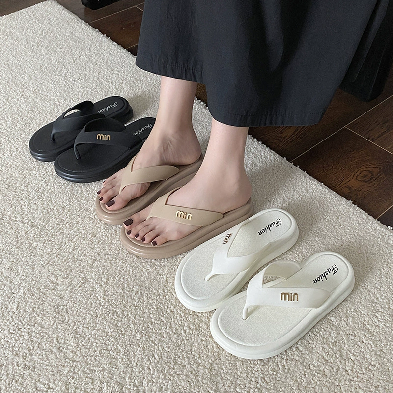 2025 новые шлепанцы для женщин, носящих нескользящие на улице летом