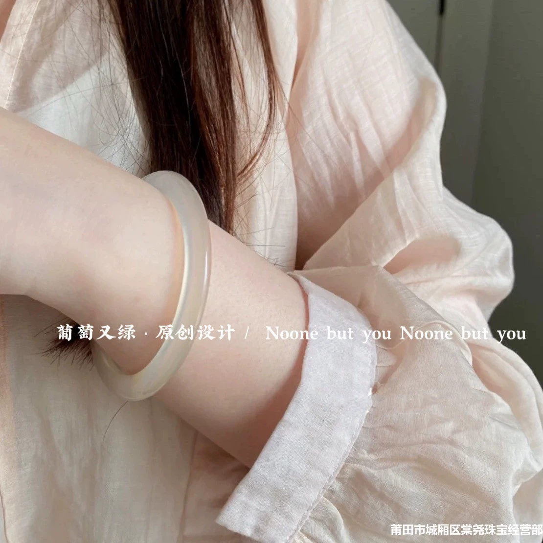 White agate bracelet, ice imitation, 6mm