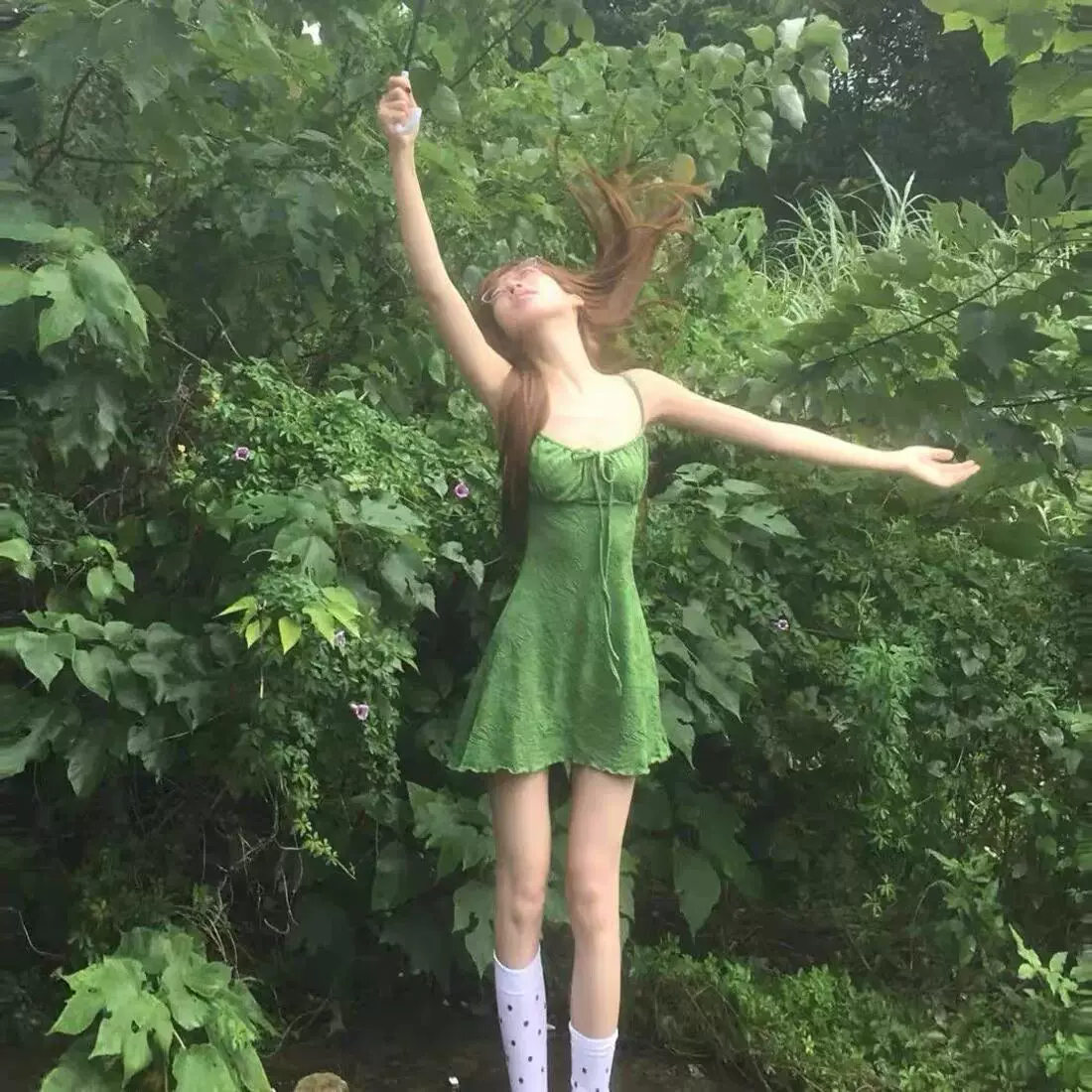 绿色显白连体泳衣女高级感露背小胸聚拢泳裙温泉海边度假游泳衣