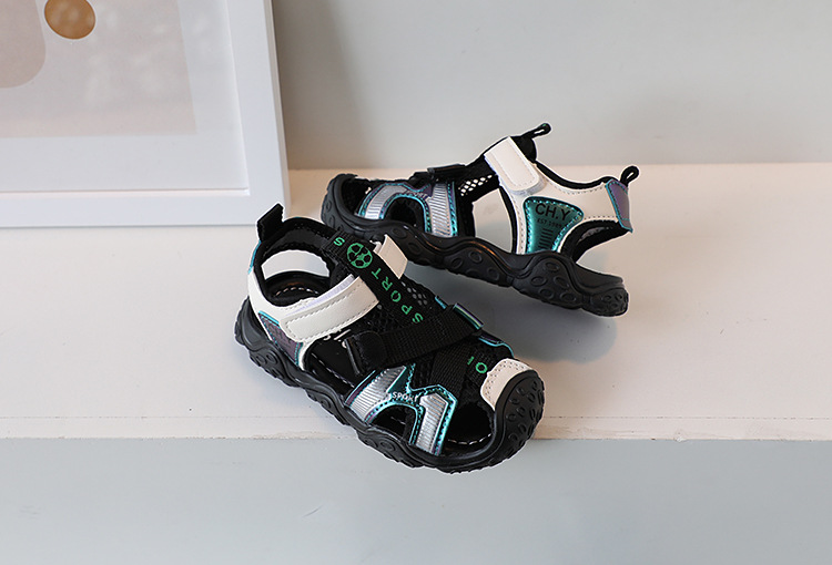 2023 Sommer Neue Kindersandalen, Baotou Anti-Kick-Strandschuhe mit weicher Sohle für Jungen, Ausgehöhlte Sportsandalen für Mädchen_voghion.com