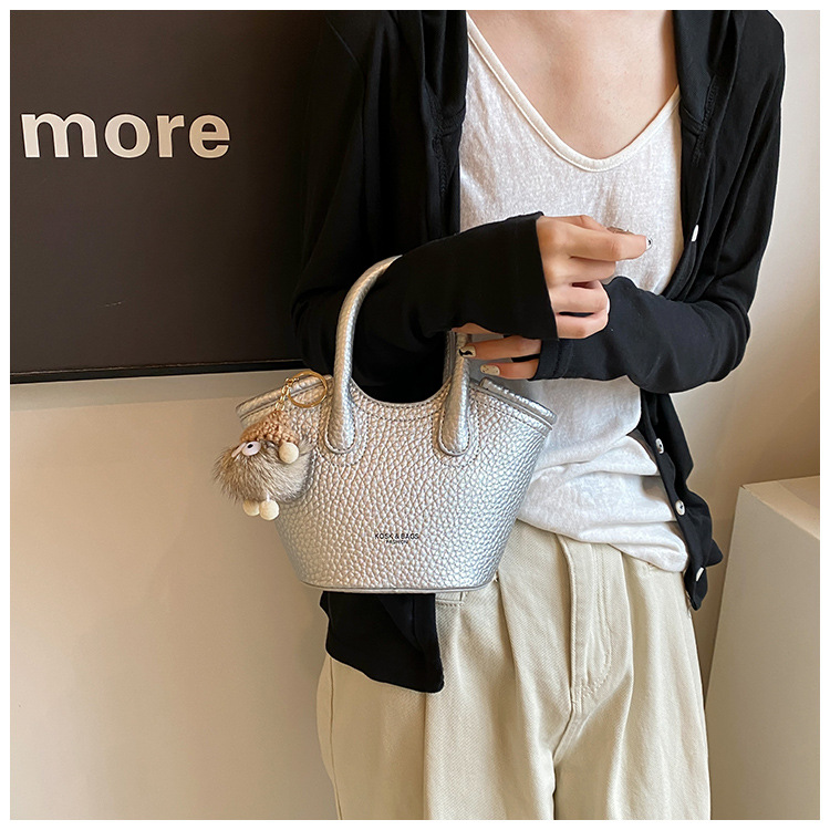 Hand held bucket for women 2024 new Korean version Instaram trendy fashion versatile shoulder simple niche crossbody_voghion.com