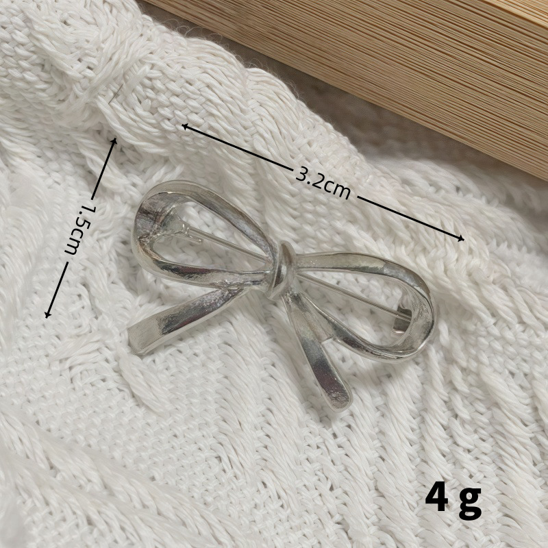 Glossy bow tie
