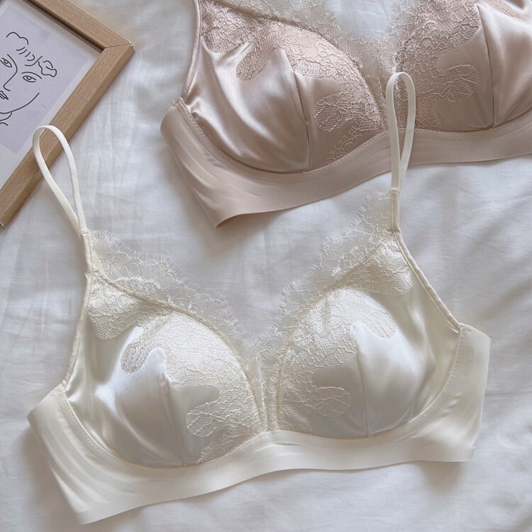 Original French lace satin lingerie for women, 2026 new summer collection, thin and breathable, with a push-up design to prevent sagging, and a seamless, sexy bra Original French lace satin lingerie for women, 2026 new summer collection, thin and breathable, with a push-up design to prevent sagging, and a seamless, sexy bra