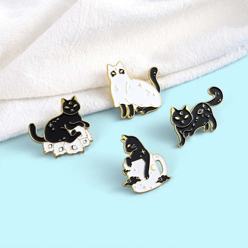 New Alloy Animal Brooch Creative Cartoon Cute Black And White Cat Shape Paint Brooch Clothing Accessories display picture 5
