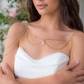 项链;耳环;手镯