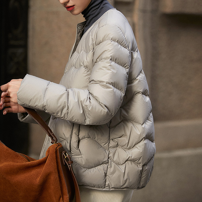 Thermal Storage, Water-Resistant, Windproof, and Lightweight Goose down Jacket. Round-Neck, Easy-To-Wear down Jacket. Short Coat for Winter and Autumn Women's Wear