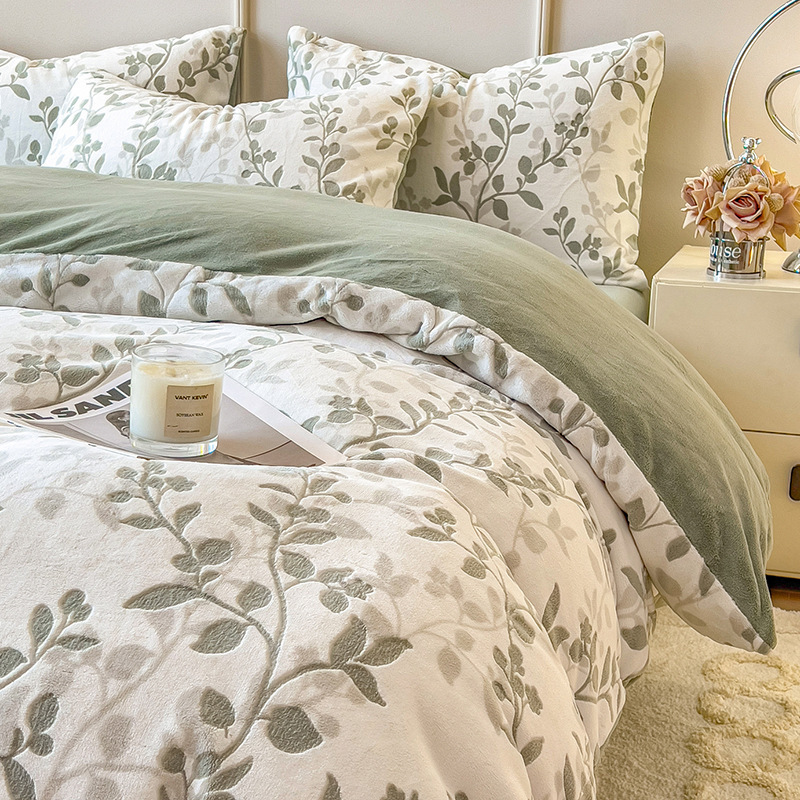 Cama de terciopelo tallado de alta calidad, cuatro piezas de lujo ligero, ropa de cama de terciopelo de alta calidad, sábanas de terciopelo de coral gruesas cubiertas