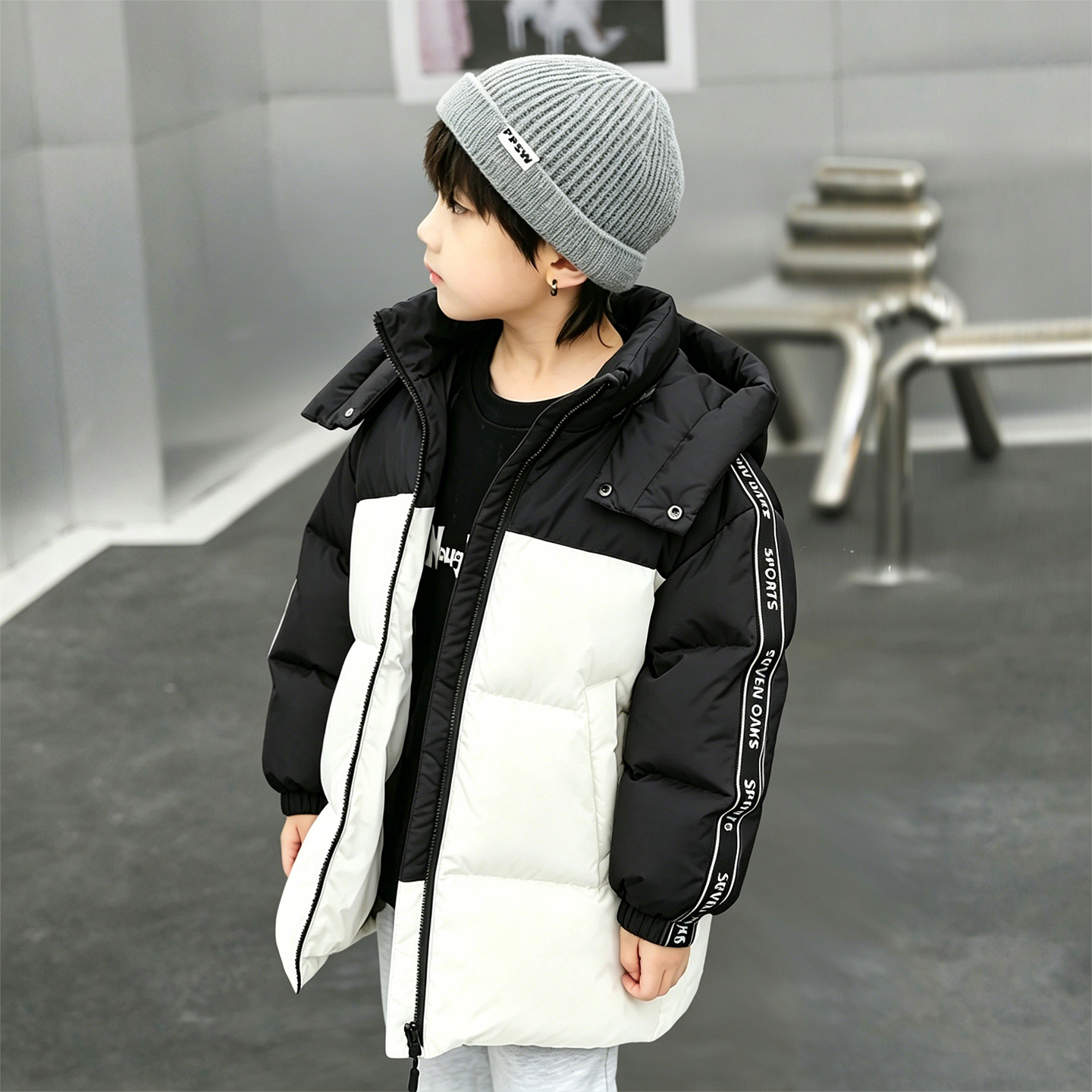 Children's down jacket, girls' mid-length, 2024 winter new style, 90% down, boys' down jacket, parent-child children's clothing 23085