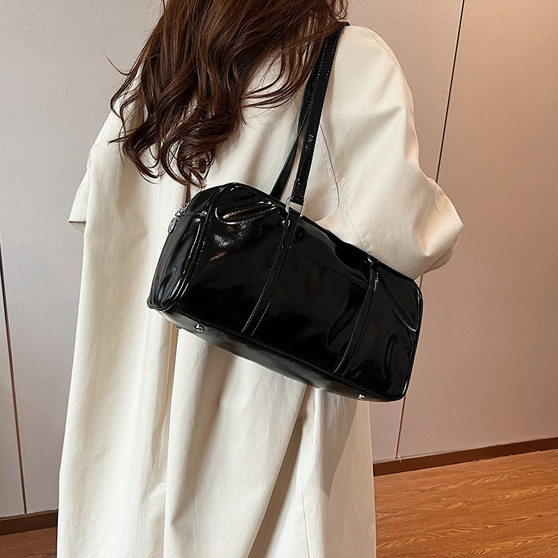 Bolso de viaje retrógrado de mano para mujeres 2025 nuevo bolso de brazo de moda pequeño bolso simple de gran capacidad de hombro image 7