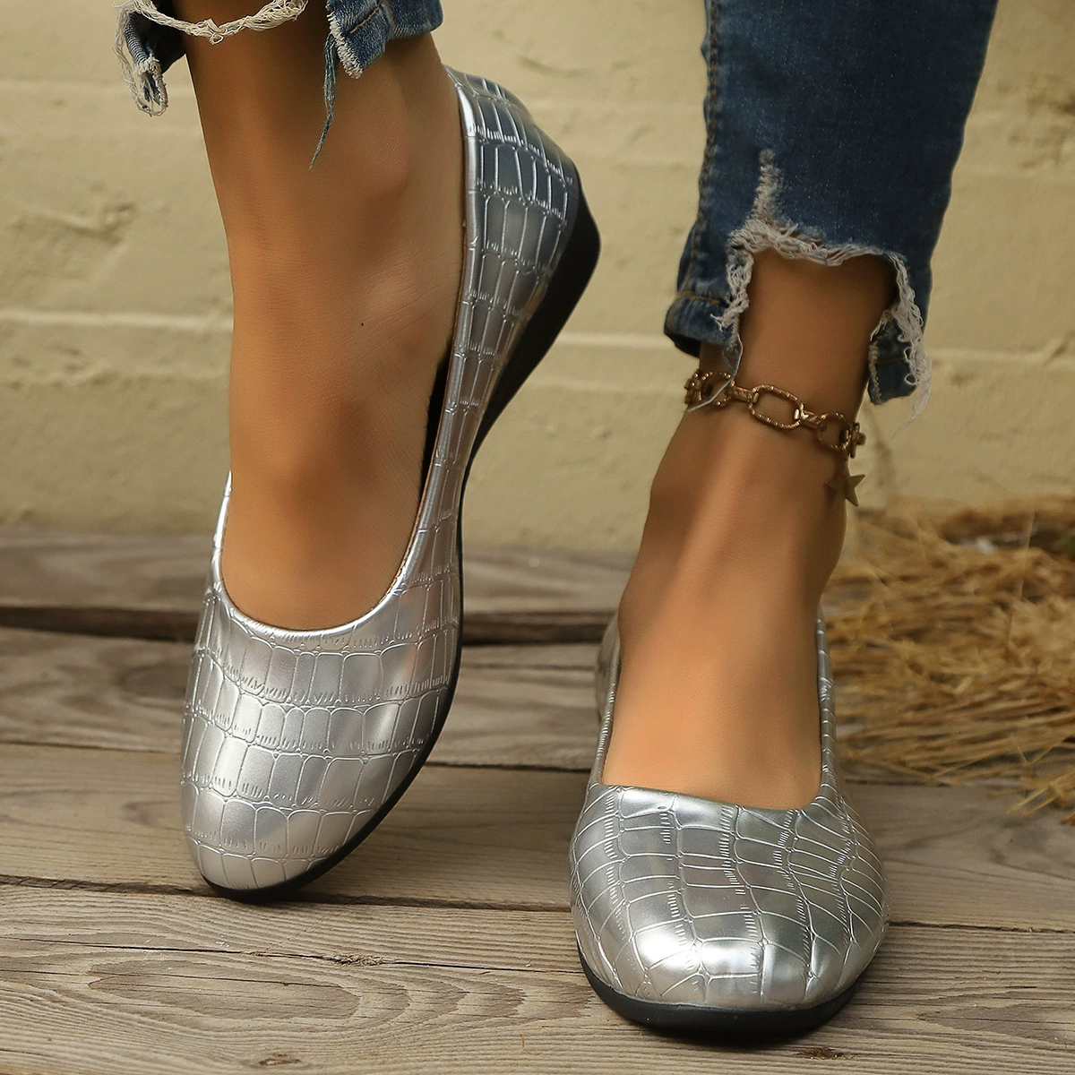 Европейский и американский экспорт, повседневная обувь на плоской подошве большого размера, осень 2024, новая верхняя одежда с острым носком и мягкой подошвой, женские туфли на плоской подошве с неглубоким носком