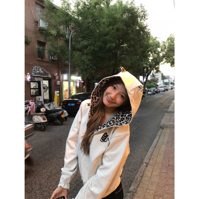 American High Street Little Devil Leopard Print Cardigan Hooded Sweatshirt Women's Autumn and Winter Design Loose and Versatile Jacket Top American High Street Little Devil Leopard Print Cardigan Hooded Sweatshirt Women's Autumn and Winter Design Loose and Versatile Jacket Top