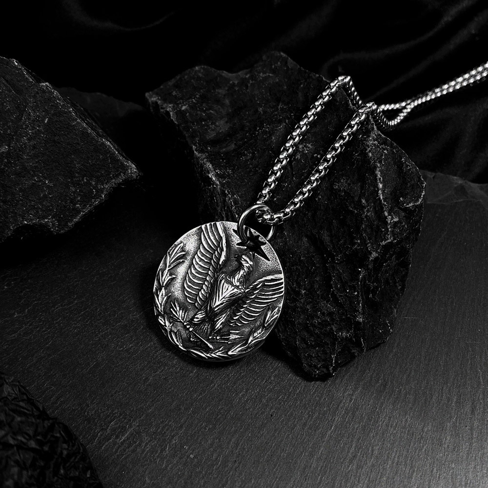 Titanium Steel Round Eagle Pendant Fashion Necklace display picture 2