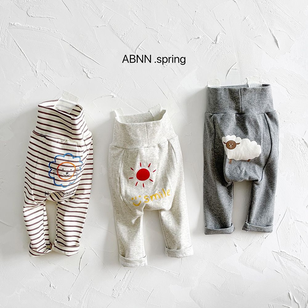 New spring and autumn style baby PP pants, Korean style, ins style, high-waisted, cartoon print, bodycon pants for boys and girls, suitable for wearing outside.