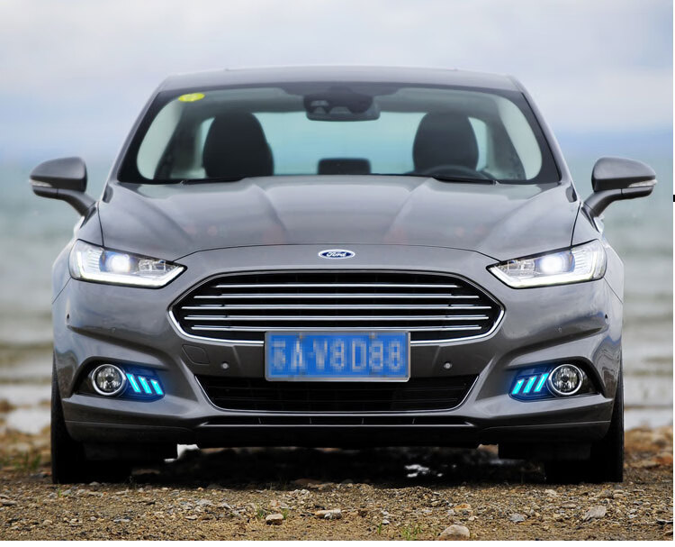 Suitable for 13-16 Mondeo daytime running lights front fog lamp frame modified LED daytime running lights streamer decorative lights